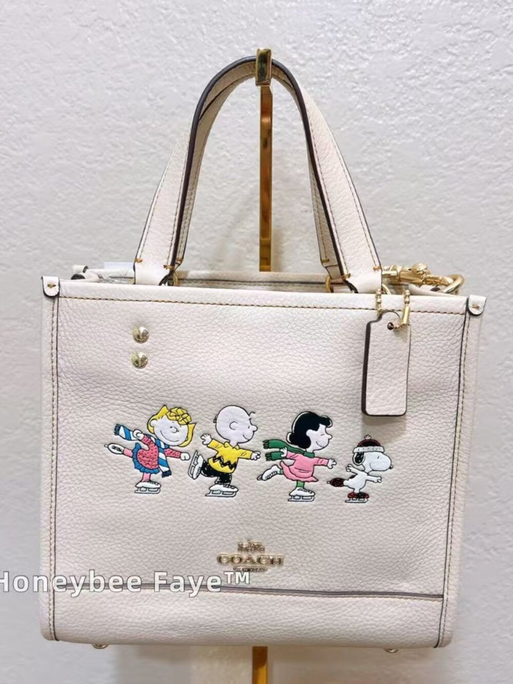 NWT Coach Peanuts Dempsey Tote 22 With Snoopy And Friends Motif CE850